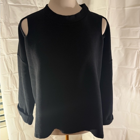 Varley Sweaters - Varley Black Cut-Out Shoulder Sweater